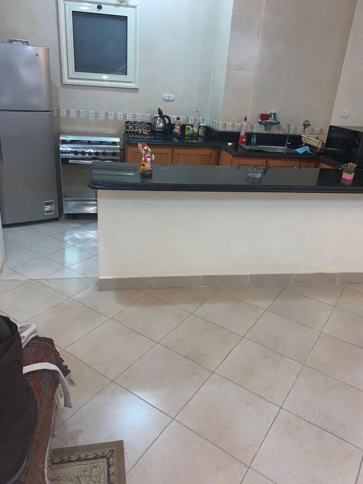 شقة سكنية ذات طابع عائلى متميز بها كافة الامكانيات من فلتر ماء وواى فاى Appartement Hurghada Buitenkant foto