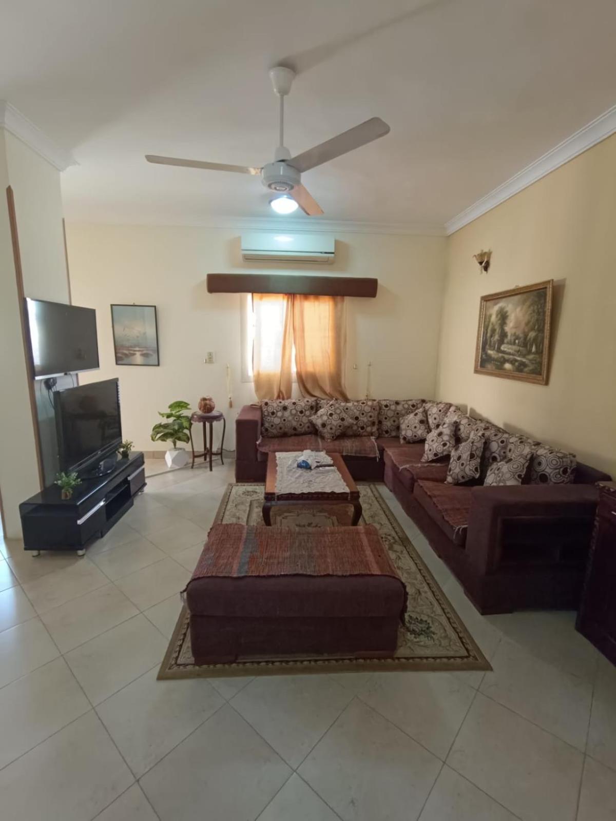 شقة سكنية ذات طابع عائلى متميز بها كافة الامكانيات من فلتر ماء وواى فاى Appartement Hurghada Buitenkant foto